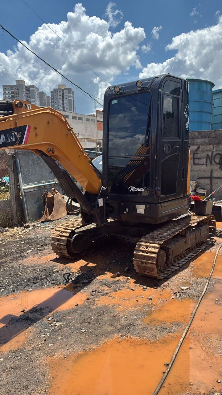 Equipamento da WC Terraplenagem
